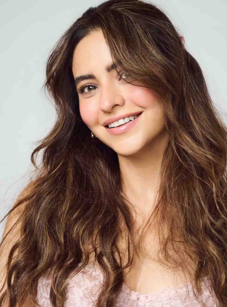 Aamna Sharif